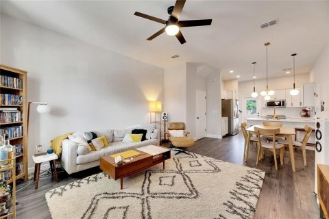 Adosado en venta en Tampa, Florida, 3 dormitorios, 132.29 m2 № 1393953 - foto 9