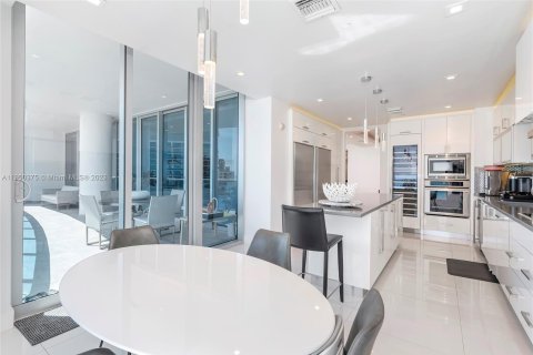 Condo in Miami Beach, Florida, 4 bedrooms  № 350249 - photo 13