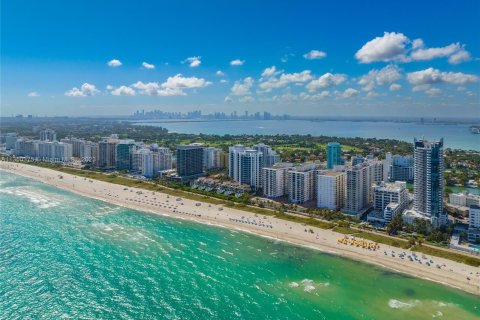 Condo in Miami Beach, Florida, 4 bedrooms  № 350249 - photo 2