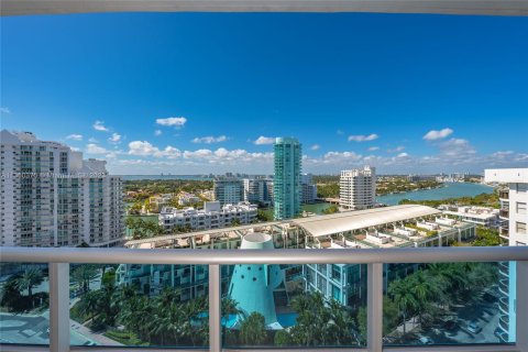 Condo in Miami Beach, Florida, 4 bedrooms  № 350249 - photo 30