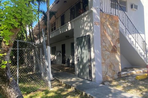 House in Miami, Florida 41.81 sq.m. № 1393622 - photo 2