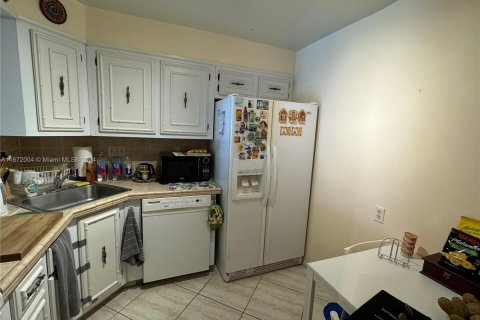 Condo in Hallandale Beach, Florida, 1 bedroom  № 1393621 - photo 5