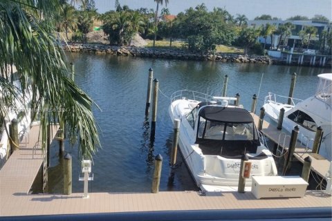 Condo in Delray Beach, Florida, 2 bedrooms  № 1393620 - photo 14