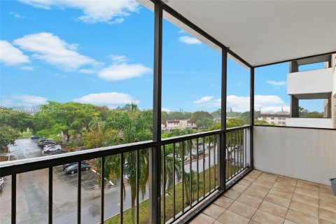 Condominio en venta en Lauderhill, Florida, 1 dormitorio, 67.73 m2 № 1096796 - foto 5