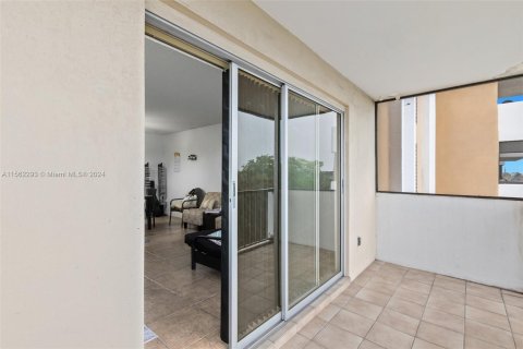 Condominio en venta en Lauderhill, Florida, 1 dormitorio, 67.73 m2 № 1096796 - foto 7