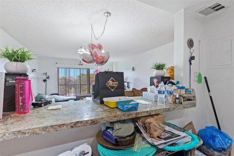 Condominio en venta en Lauderhill, Florida, 1 dormitorio, 67.73 m2 № 1096796 - foto 13