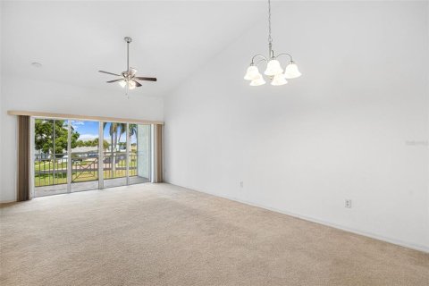 Copropriété à vendre à North Port, Floride: 2 chambres, 108.51 m2 № 1252135 - photo 11