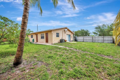 Villa ou maison à vendre à Pompano Beach, Floride: 2 chambres, 125.42 m2 № 1183501 - photo 2