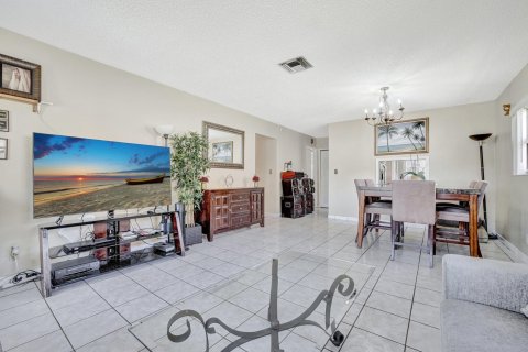 Villa ou maison à vendre à Pompano Beach, Floride: 2 chambres, 125.42 m2 № 1183501 - photo 24