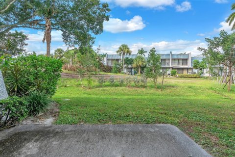 Townhouse in Lake Worth, Florida 3 bedrooms, 139.07 sq.m. № 962293 - photo 1