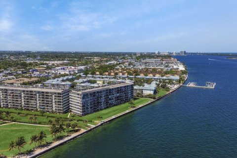 Condominio en venta en Lake Park, Florida, 2 dormitorios, 122.26 m2 № 962291 - foto 9