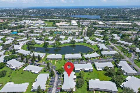 Condo in Delray Beach, Florida, 2 bedrooms  № 732797 - photo 16