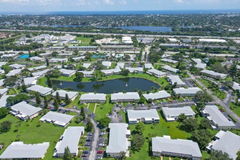 Condo in Delray Beach, Florida, 2 bedrooms  № 732797 - photo 17