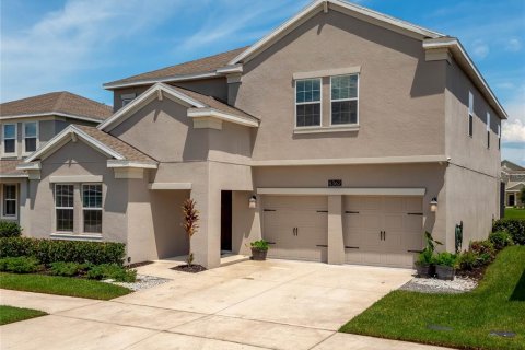 Casa en venta en Kissimmee, Florida, 5 dormitorios, 304.07 m2 № 1274566 - foto 2