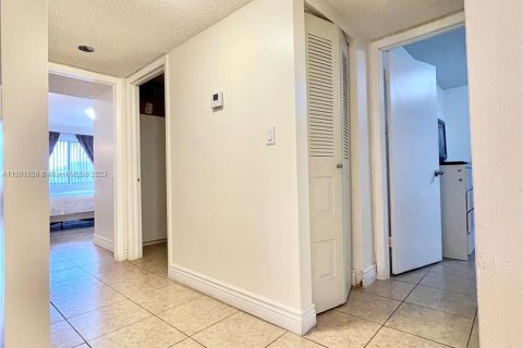 Condominio en venta en North Lauderdale, Florida, 2 dormitorios, 125.42 m2 № 909661 - foto 7