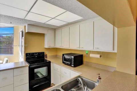 Condo in Davie, Florida, 3 bedrooms  № 909573 - photo 15