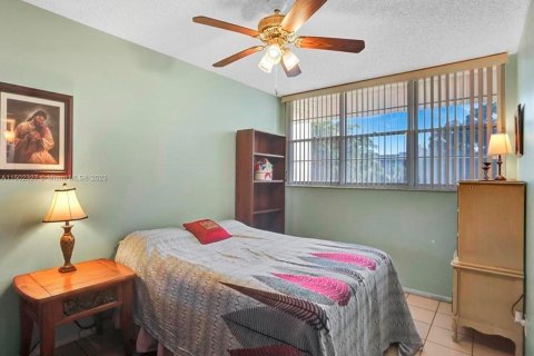 Condo in Davie, Florida, 3 bedrooms  № 909573 - photo 29