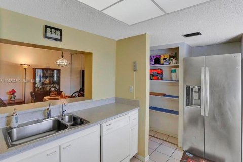 Copropriété à louer à Davie, Floride: 3 chambres, 107.3 m2 № 909573 - photo 12