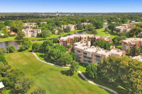 Copropriété à louer à Davie, Floride: 3 chambres, 107.3 m2 № 909573 - photo 1