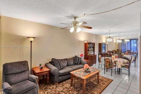 Condo in Davie, Florida, 3 bedrooms  № 909573 - photo 6