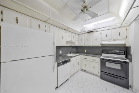 Copropriété à vendre à Aventura, Floride: 2 chambres, 121.98 m2 № 1234790 - photo 4