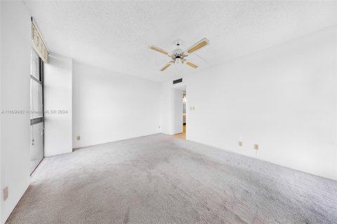 Copropriété à vendre à Aventura, Floride: 2 chambres, 121.98 m2 № 1234790 - photo 17