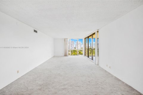 Condo in Aventura, Florida, 2 bedrooms  № 1234790 - photo 8