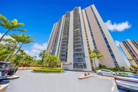 Condo in Aventura, Florida, 2 bedrooms  № 1234790 - photo 28