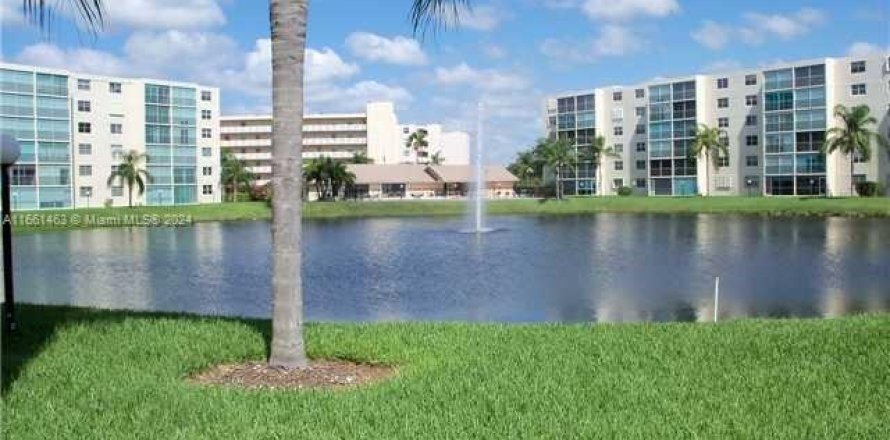 Condominio en Dania Beach, Florida, 2 dormitorios  № 1368721