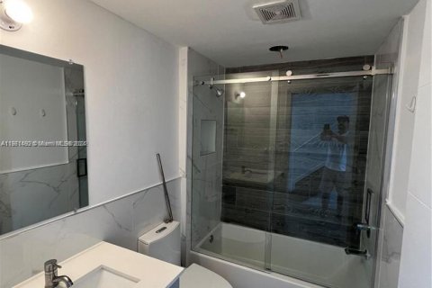 Copropriété à louer à Miami Beach, Floride: 3 chambres, 129.13 m2 № 1368718 - photo 12