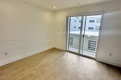 Condominio en alquiler en Miami Beach, Florida, 3 dormitorios, 129.13 m2 № 1368718 - foto 10