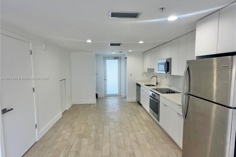 Copropriété à louer à Miami Beach, Floride: 3 chambres, 129.13 m2 № 1368718 - photo 2