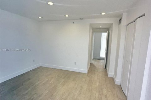 Copropriété à louer à Miami Beach, Floride: 3 chambres, 129.13 m2 № 1368718 - photo 14