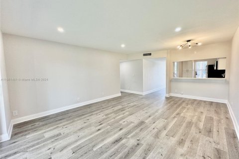 Copropriété à louer à Coral Springs, Floride: 3 chambres, 99.68 m2 № 1368719 - photo 10