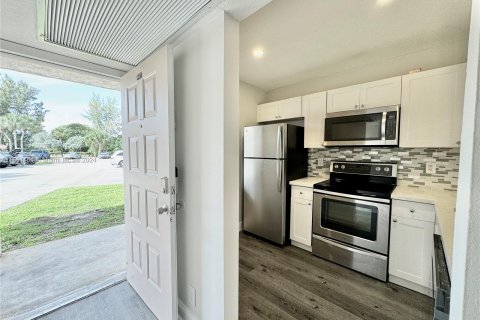 Condo in Coral Springs, Florida, 3 bedrooms  № 1368719 - photo 3