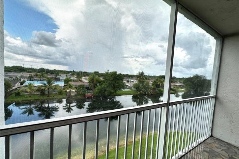 Copropriété à vendre à Sunrise, Floride: 2 chambres, 88.26 m2 № 1310974 - photo 19