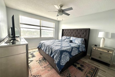 Condo in Sunrise, Florida, 2 bedrooms  № 1310974 - photo 7