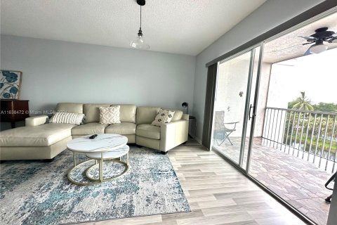 Condo in Sunrise, Florida, 2 bedrooms  № 1310974 - photo 4