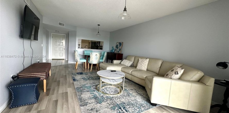 Condo in Sunrise, Florida, 2 bedrooms  № 1310974