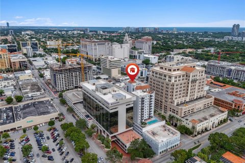 Condo in Coral Gables, Florida, 2 bedrooms  № 1310975 - photo 4