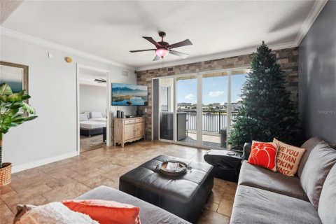 Condo in Cocoa Beach, Florida, 3 bedrooms  № 1379557 - photo 21