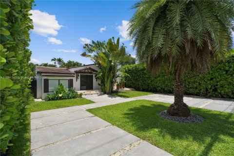 Casa en venta en Miami, Florida, 4 dormitorios, 184.32 m2 № 1413611 - foto 2