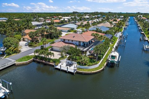 Villa ou maison à vendre à Hobe Sound, Floride: 3 chambres, 331.1 m2 № 1154349 - photo 12