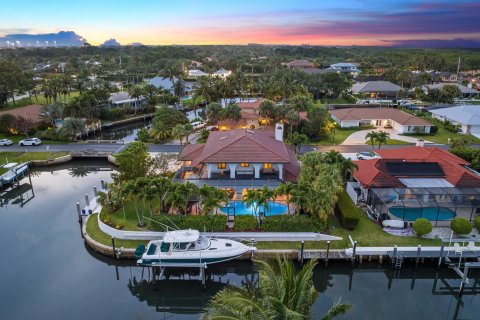 Villa ou maison à vendre à Hobe Sound, Floride: 3 chambres, 331.1 m2 № 1154349 - photo 9