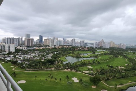 Condo in Aventura, Florida, 2 bedrooms  № 1332298 - photo 1