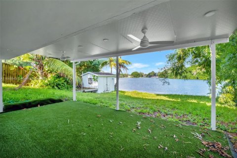 Villa ou maison à vendre à Miami, Floride: 3 chambres, 183.02 m2 № 1331067 - photo 19