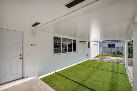 Casa en venta en Miami, Florida, 3 dormitorios, 183.02 m2 № 1331067 - foto 22