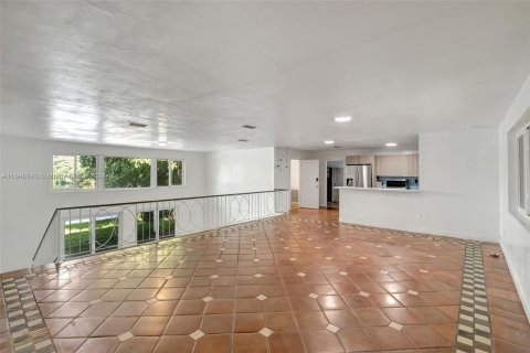 Villa ou maison à vendre à Miami, Floride: 3 chambres, 183.02 m2 № 1331067 - photo 4