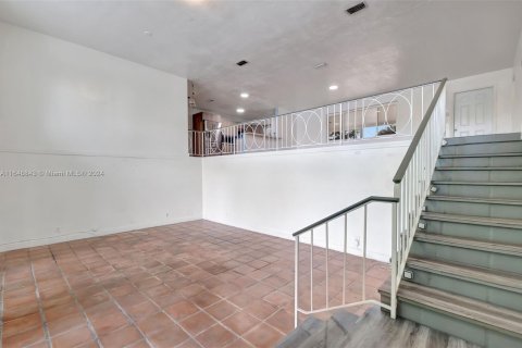 Casa en venta en Miami, Florida, 3 dormitorios, 183.02 m2 № 1331067 - foto 17