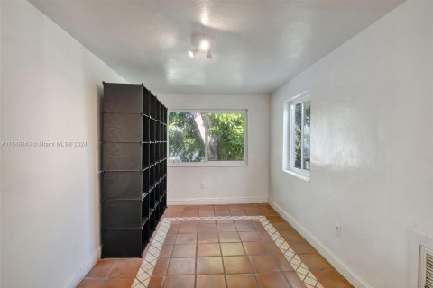 Casa en venta en Miami, Florida, 3 dormitorios, 183.02 m2 № 1331067 - foto 9